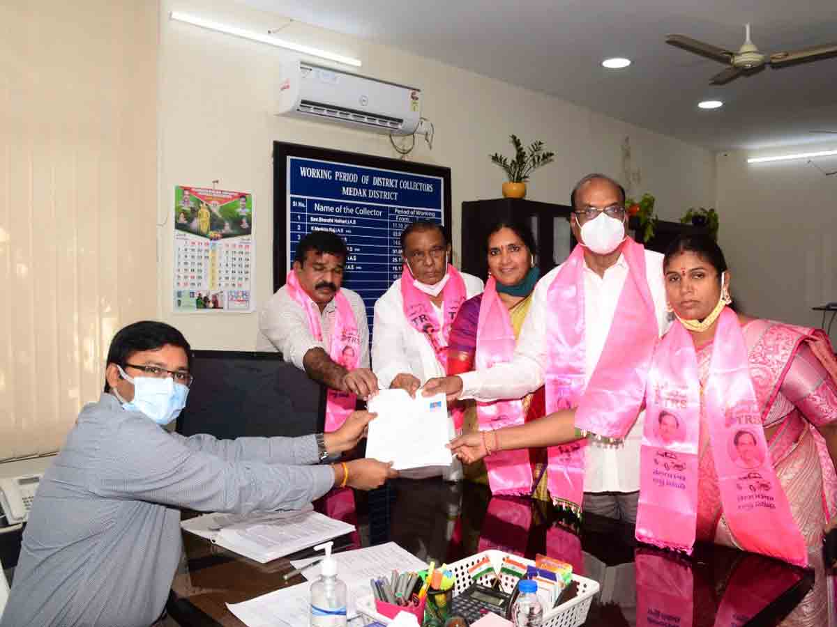 Medak | స్థానిక సంస్థల ఎమ్మెల్సీ ఎన్నిక కోసం నాలుగు నామినేషన్లు దాఖలు