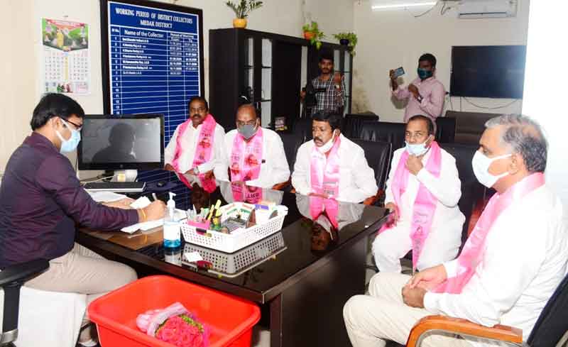 7 అభ్యర్థ్ధులు.. 13 నామినేషన్లు