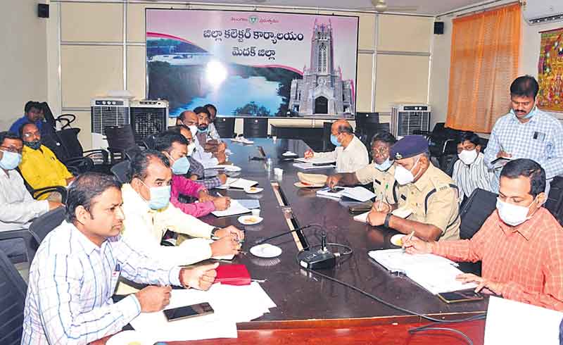 పోలింగ్‌, కౌంటింగ్‌ ఏర్పాట్లపై దృష్టి సారించాలి