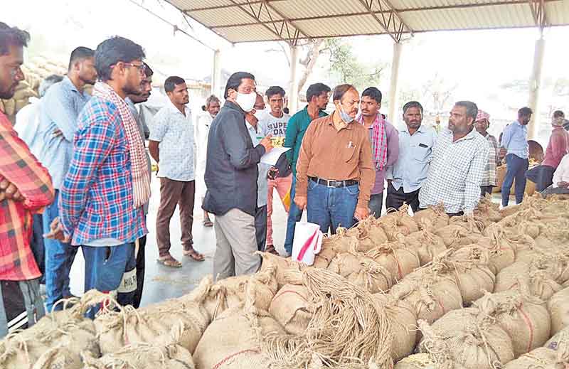ప్రతి గింజా కొంటాం..
