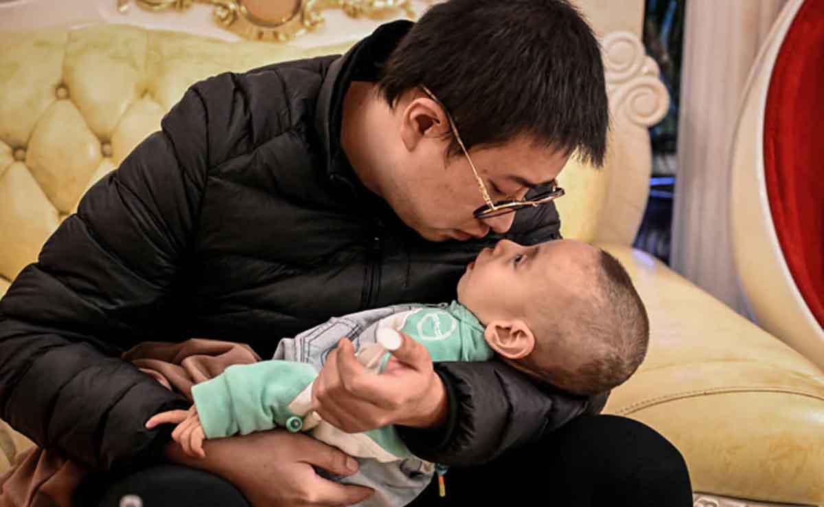 Menkes Syndrome : మృత్యువు అంచుల్లో క‌న్న‌కొడుకు.. తండ్రి చేసిన పనికి ప్రపంచమే నివ్వెరపోయింది