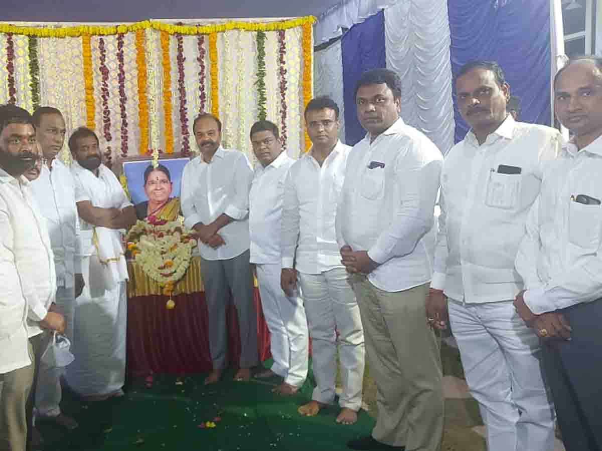 మంత్రి శ్రీనివాస్‌గౌడ్‌ను ప‌రామ‌ర్శించిన మంత్రి మ‌ల్లారెడ్డి, చేవెళ్ల ఎంపీ రంజిత్‌రెడ్డి