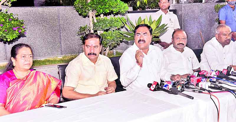 కొనేదాక కొట్లాడుతం