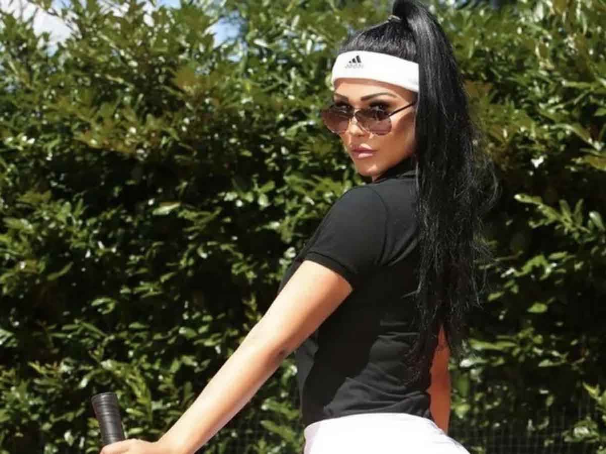 రూ.13 కోట్లకు ఆ పార్ట్‌ను ఇన్సురెన్స్ చేయించుకున్న మోడ‌ల్