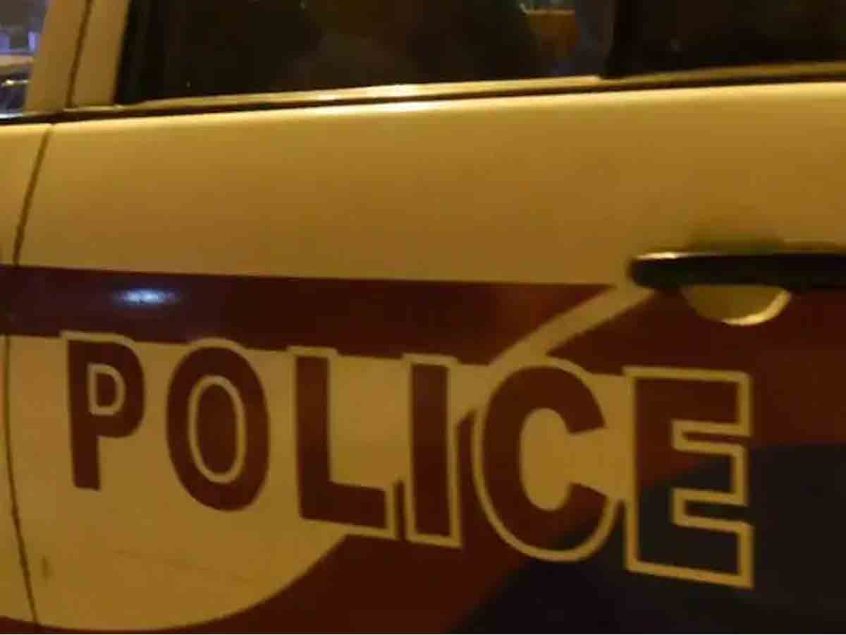 సోద‌రితో క‌లిసి వాకింగ్ చేస్తున్న యువ‌తి..బైక్‌పై దూసుకొచ్చిన వ్య‌క్తి ఏం చేశాడంటే..!