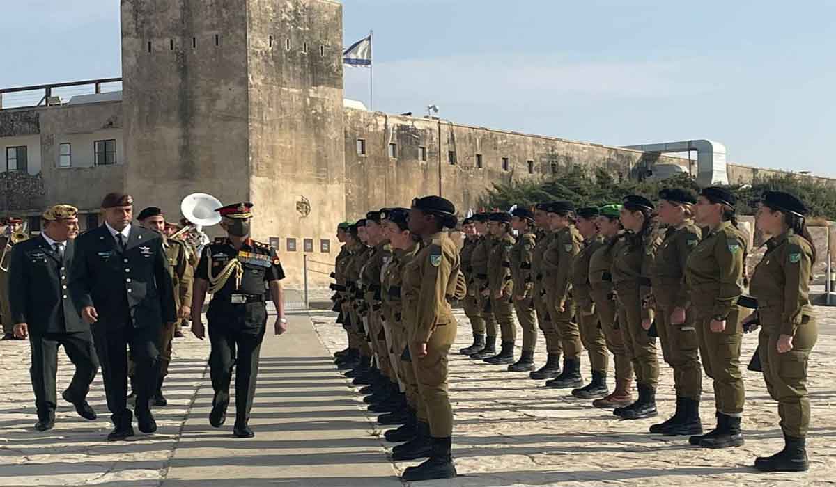 ఇజ్రాయిల్‌లో ఆర్మీ చీఫ్ న‌ర‌వాణే.. గ్రౌండ్ ఫోర్సెస్ చీఫ్‌తో భేటీ