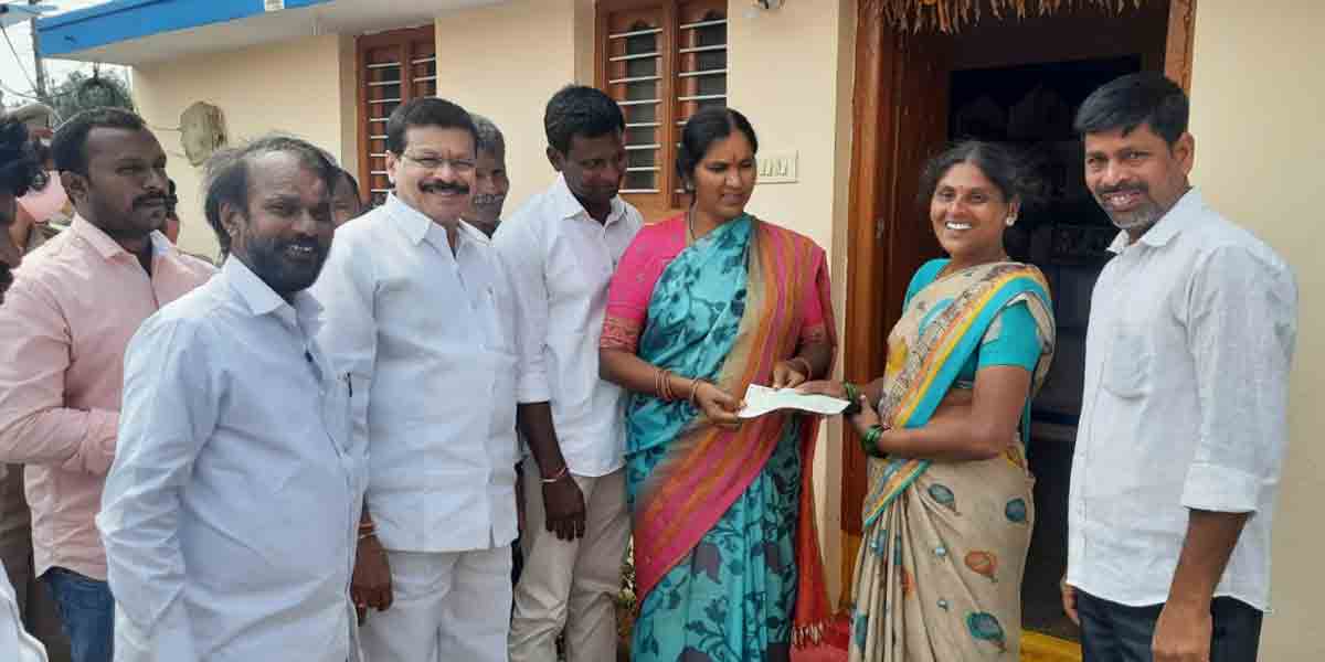 మెదక్‌ పట్టణాన్ని ఆదర్శంగా తీర్చిదిద్దుతా : ఎమ్మెల్యే పద్మాదేవేందర్‌రెడ్డి