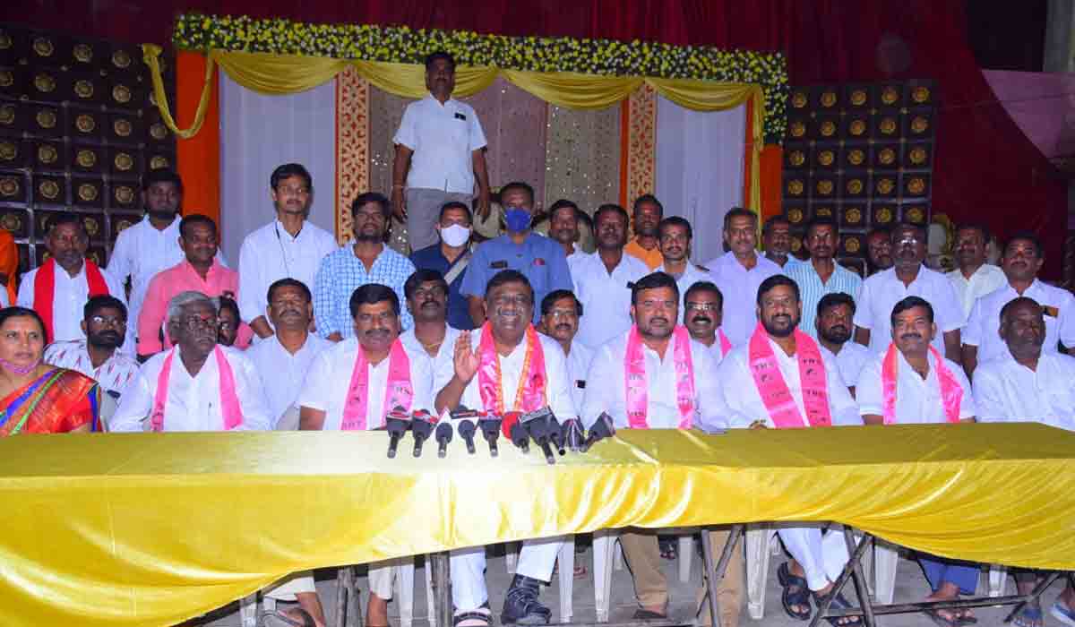 బండి సంజయ్ది రెచ్చ గొట్టే యాత్ర : జడ్పీ చైర్మన్ బండా