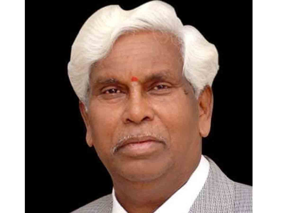 గోవర్ధన్‌కు నివాళులు అర్పించిన గుత్తా సుఖేందర్‌రెడ్డి