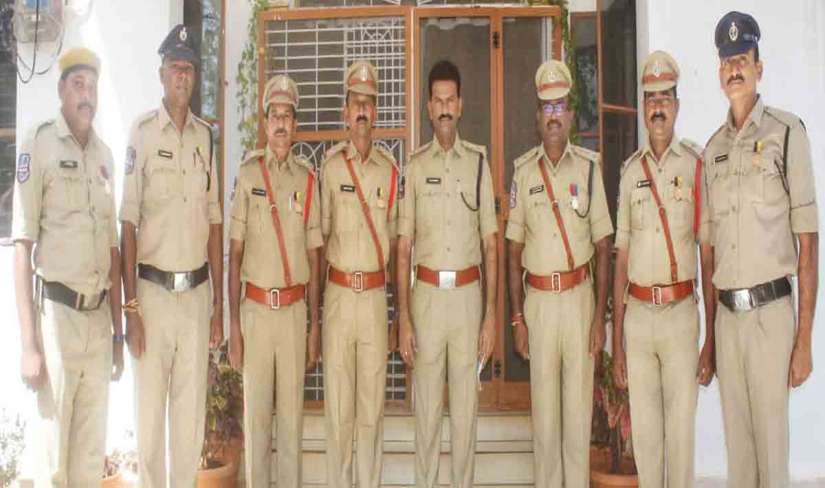 Medals | మానుకోట పోలీసులకు ఉత్కృష్ట సేవా పతకాలు :ఎస్పీ నంద్యాల కోటిరెడ్డి..