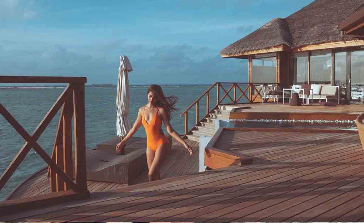 Pooja Hegde Beach video | సాగ‌ర‌తీరాన బికినీలో పూజా హెగ్డే అందాల విందు..వీడియో వైర‌ల్