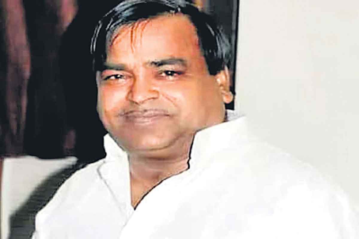 యూపీ మాజీ మంత్రి ప్రజాపతికి జీవితఖైదు