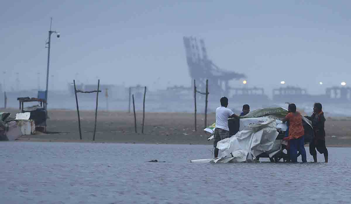 అండమాన్‌ తీరంలో అల్పపీడనం.. కోస్తా జిల్లాలకు రెడ్‌ అలర్ట్