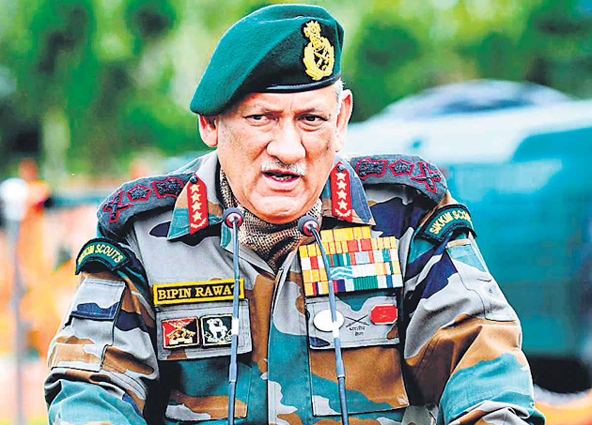 భారత్‌కు చైనానే మొదటి శత్రువు: రావత్‌