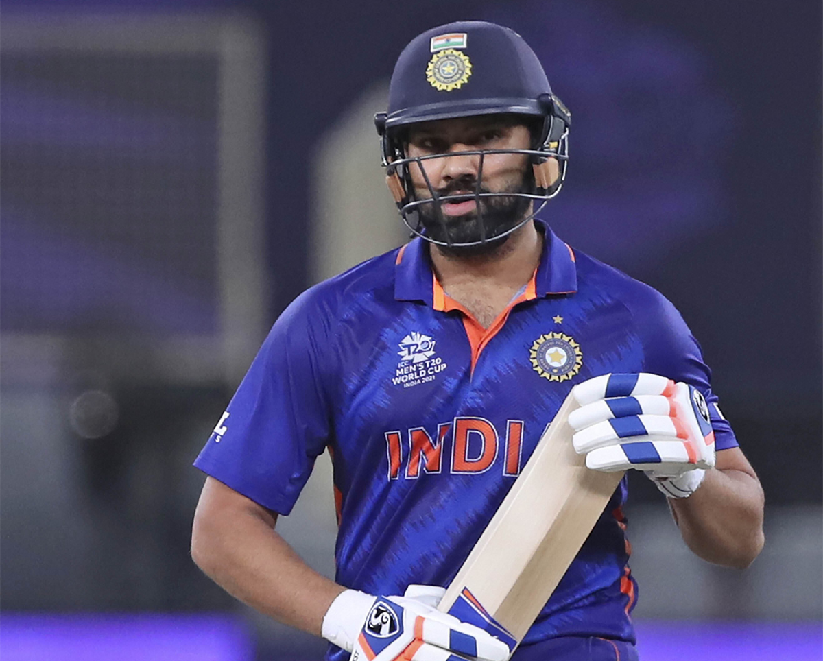 రోహిత్‌కే పగ్గాలు