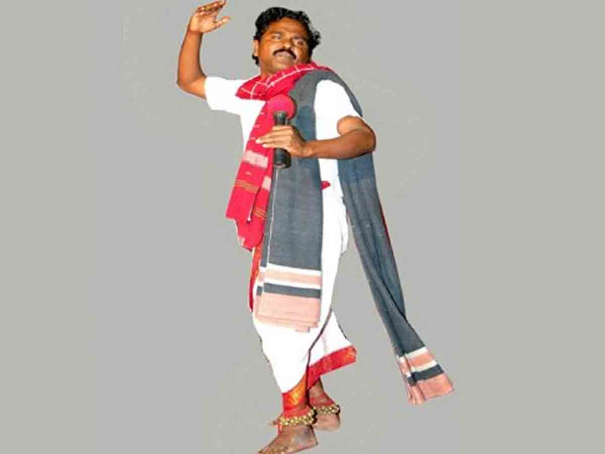 పైలం సంతోష్‌ కుటుంబానికి రూ.5 లక్షల విరాళం