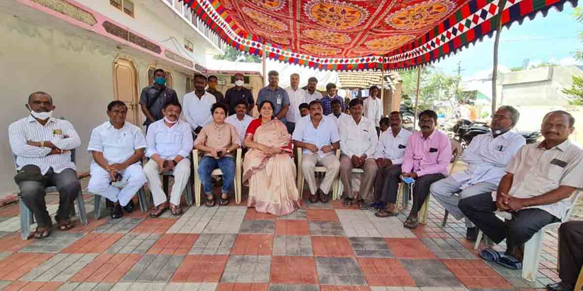 బీజేపీ మెడలు వంచి రైతుల ప్రయోజనాలు కాపాడుతాం : మంత్రి సత్యవతి