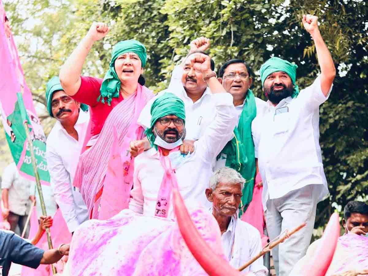 Mulugu | రైతు ధర్నాలో పాల్గొన్న మంత్రి సత్యవతి