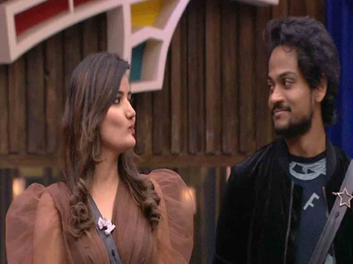 Siri: మ‌నం హ‌గ్గులు త‌గ్గించుకుంటే మంచిది.. ష‌ణ్ముఖ్‌కి సిరి చుర‌క‌