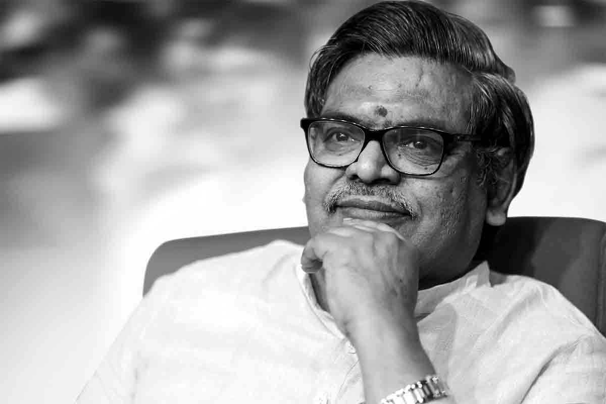 సిరివెన్నెల చివ‌రి పాట త‌ల‌చుకుని ఎమోష‌న‌ల్ అయిన డైరెక్ట‌ర్‌ మారుతి