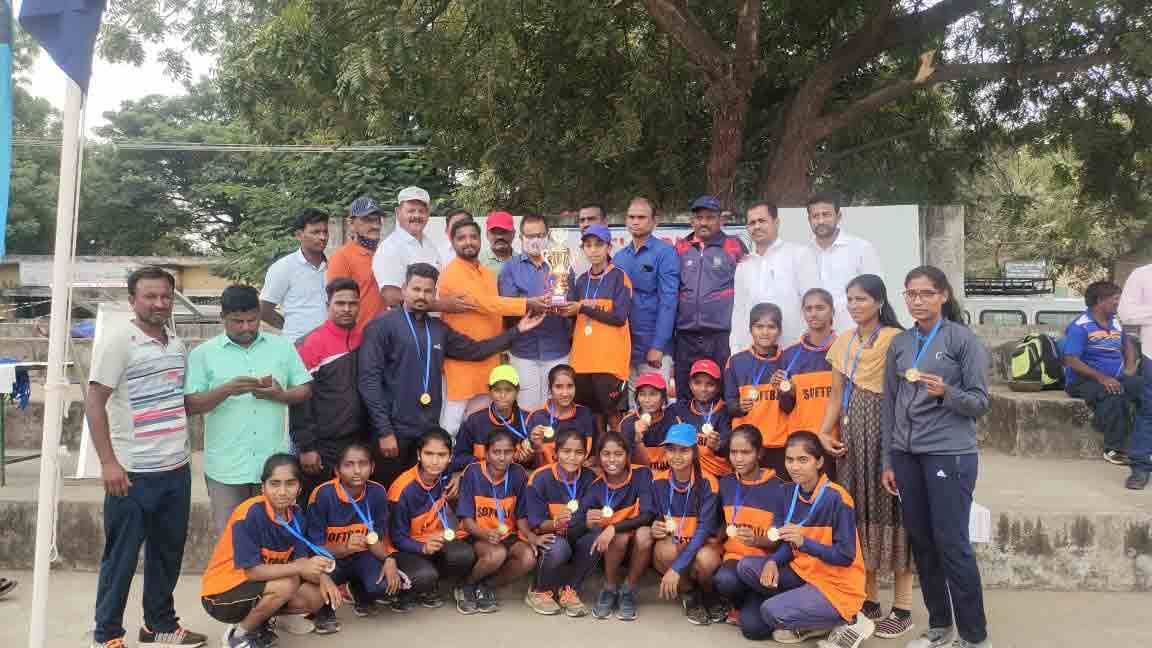 రాష్ట్ర సాఫ్ట్‌బాల్‌ చాంప్‌ నిజామాబాద్‌