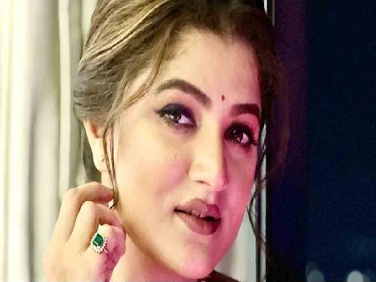 బీజేపీకి గ‌ట్టి ఎదురుదెబ్బ : కాషాయ పార్టీని వీడిన‌ న‌టి స్ర‌వంతి ఛ‌ట‌ర్జీ!