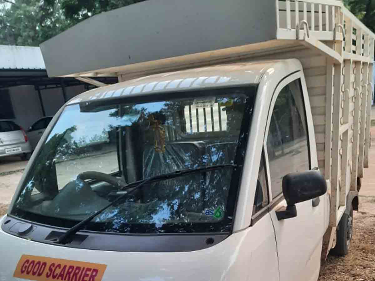 సదాశివపేటలో 15 క్వింటాళ్ల రేషన్‌ బియ్యం పట్టివేత