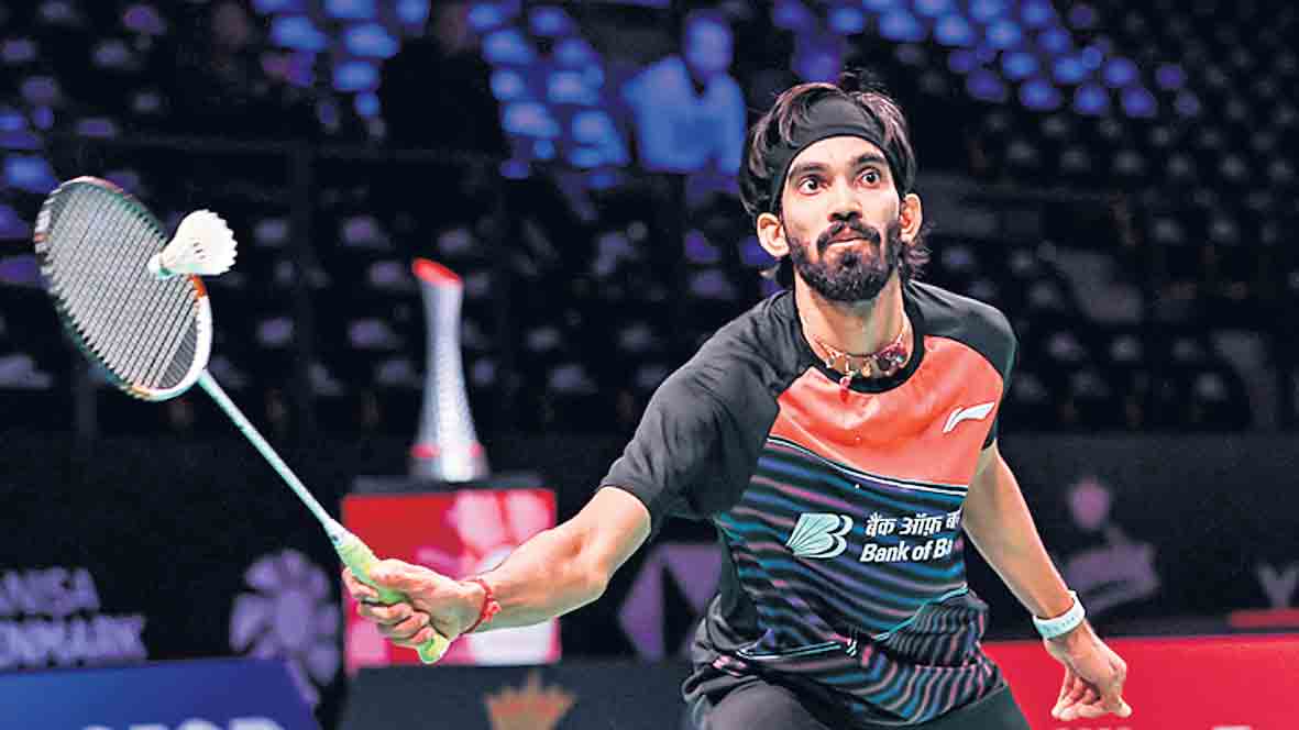 శ్రీకాంత్‌ ముందంజ