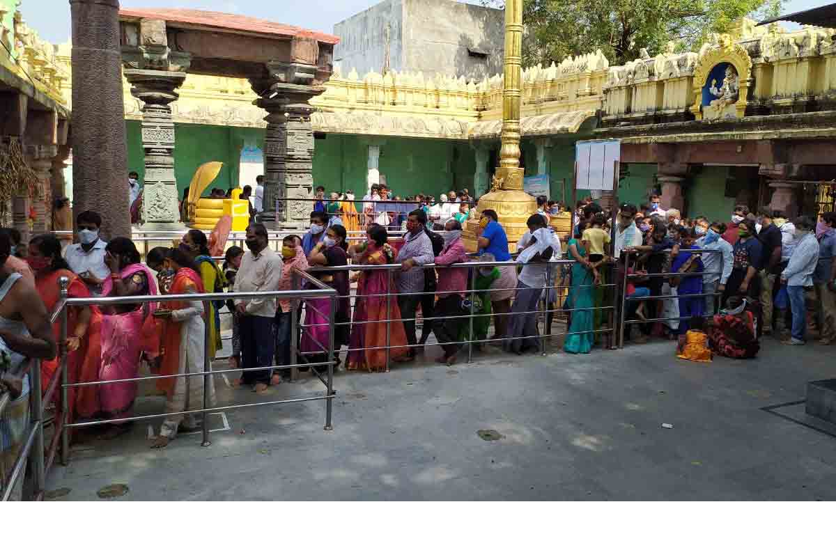 ధర్మపురికి కార్తీక శోభ.. ఘనంగా గోదావరి హారతి