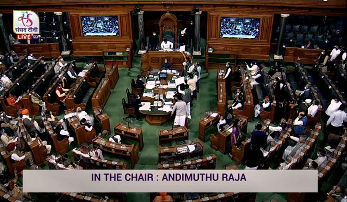 వెల్‌లోనే టీఆర్ఎస్ ఎంపీలు.. లోక్‌స‌భ మ‌ళ్లీ వాయిదా