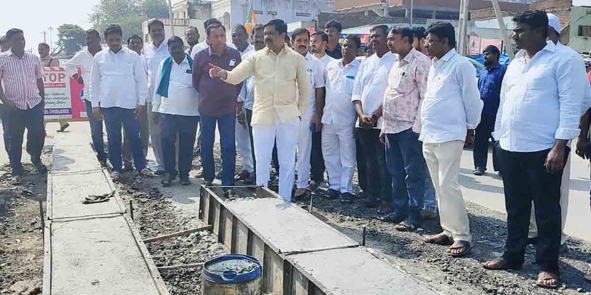 Nizamabad | రోడ్డు పనులను పరిశీలించిన మంత్రి వేముల