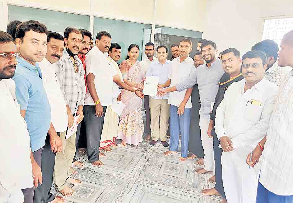 పేదల సంక్షేమానికి ప్రభుత్వం ప్రాధాన్యం