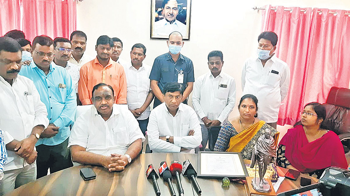 స్వరాష్ట్రంలోనే పట్టణాల అభివృద్ధి