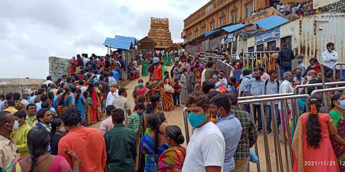 Yadadri temple | యాదాద్రిలో భక్తుల రద్దీ