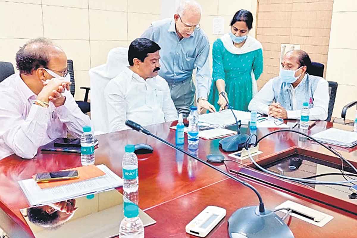 గడువులోగా సచివాలయం పూర్తవ్వాలి