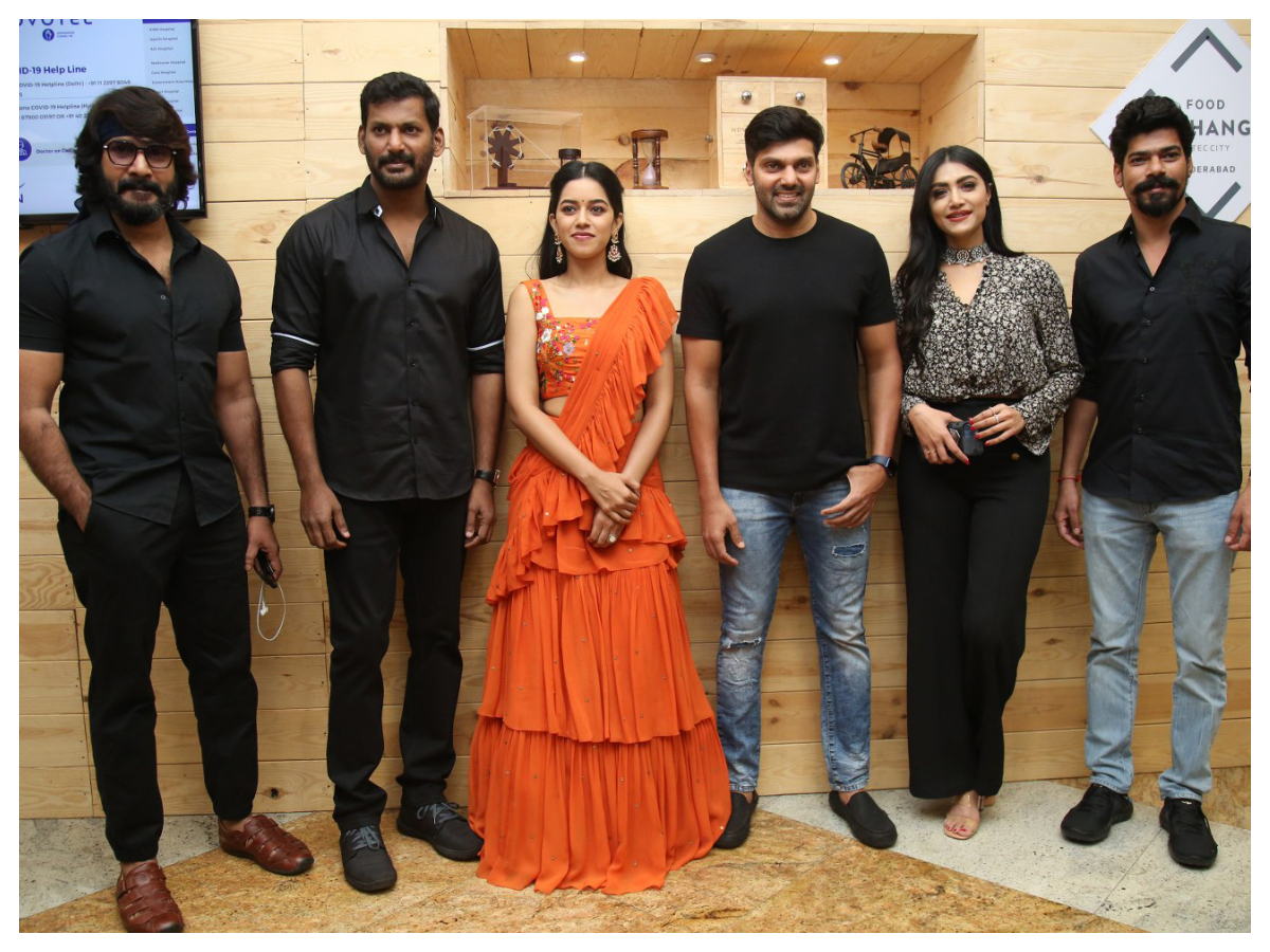 Enemy | ‘ఎనిమి’ ప్రీ రిలీజ్ ఈవెంట్ ఫొటోలు..