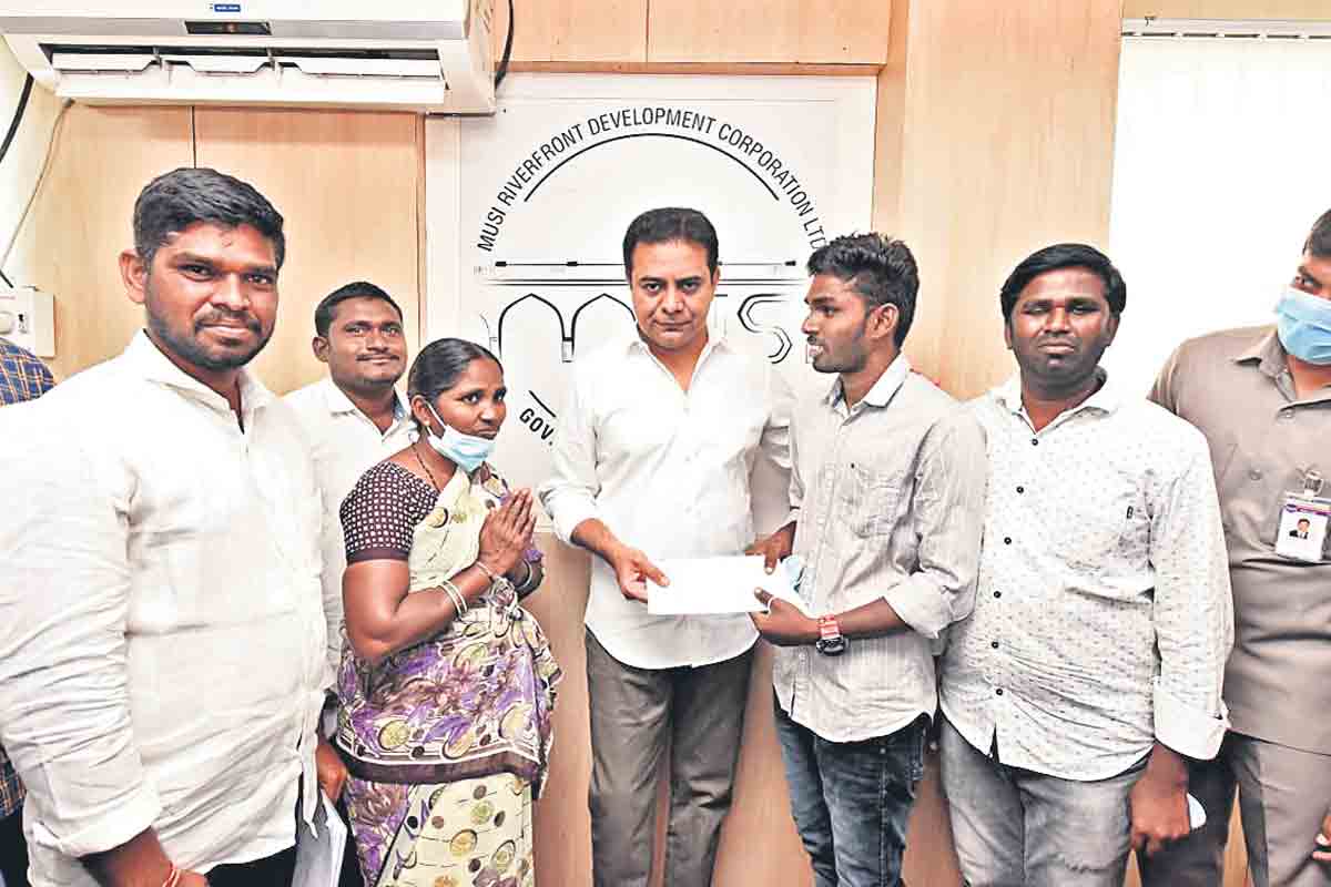 ఐఐటీ విద్యార్థికి మంత్రి కేటీఆర్‌ భరోసా