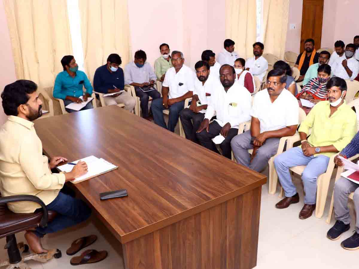 Vikarabad : విద్యుత్‌ సమస్యలను పూర్తి స్థాయిలో పరిష్కరించాలి.. ఎమ్మెల్యే డాక్టర్‌ మెతుకు ఆనంద్‌