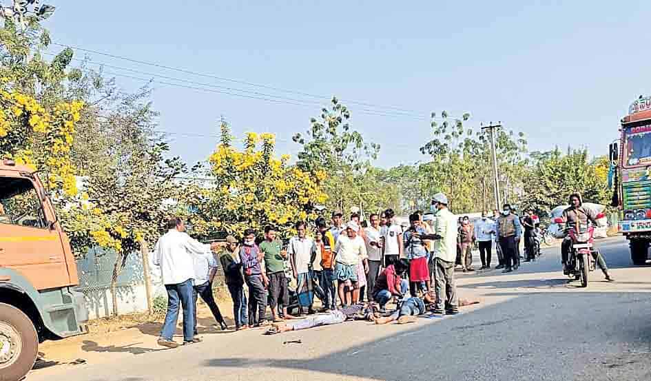 బడికి వెళ్తూ మృత్యుఒడికి..