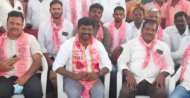 రైతుల ఓపికకు చేతిలెత్తి మొక్కుతున్నా..