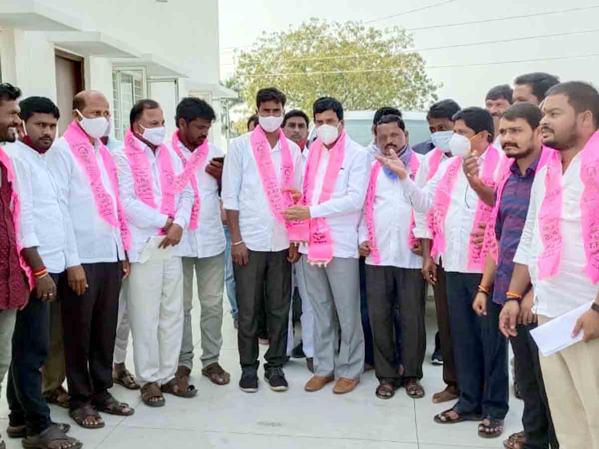 Bomraspet : టీఆర్‌ఎస్‌లో చేరిన కాంగ్రెస్ నాయకులు..