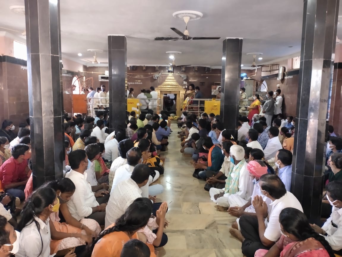 Vikarabad : శనైశ్వర స్వామికి తైలాభిషేకాలు..