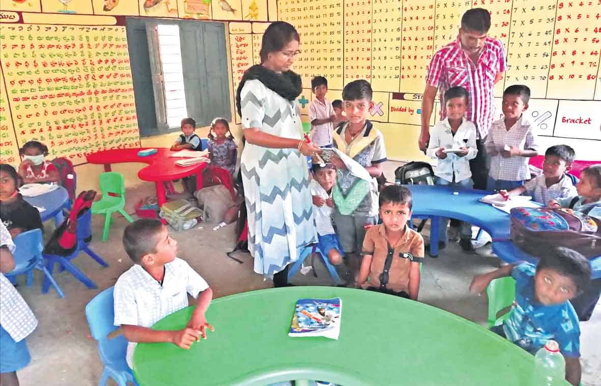 తనచదువే.. తన ఎదుగుదలకు రెక్కలు