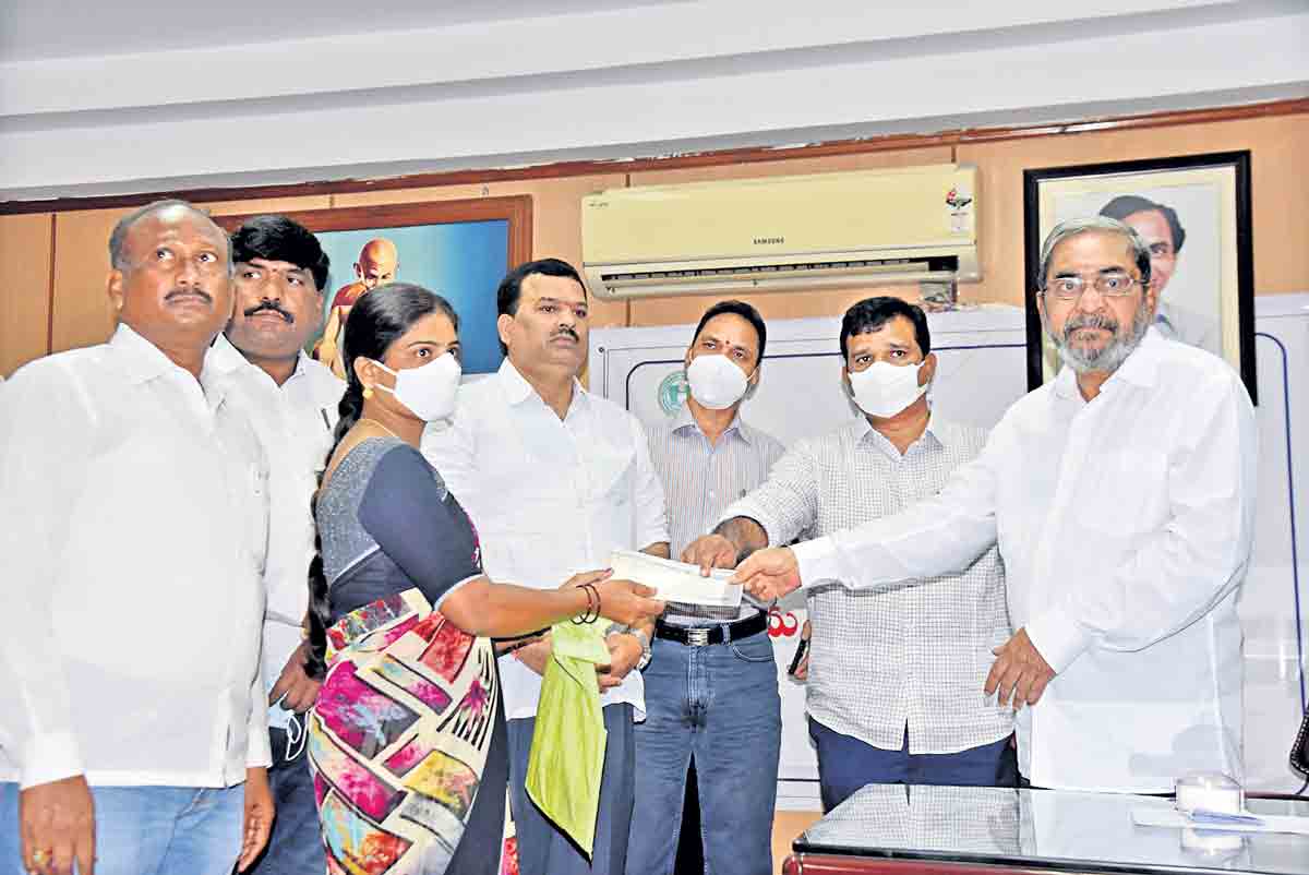 జర్నలిస్టు కుటుంబాలకు మీడియా అకాడమీ అండ