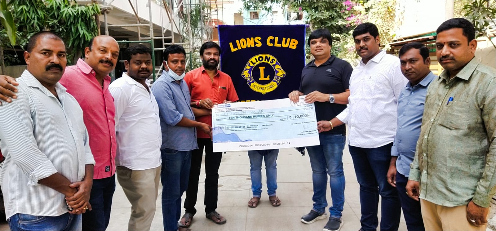 Lions club | చిన్నారి వైద్యానికి లయన్స్​‍ క్లబ్‌ హోప్‌ ఆర్థిక సాయం