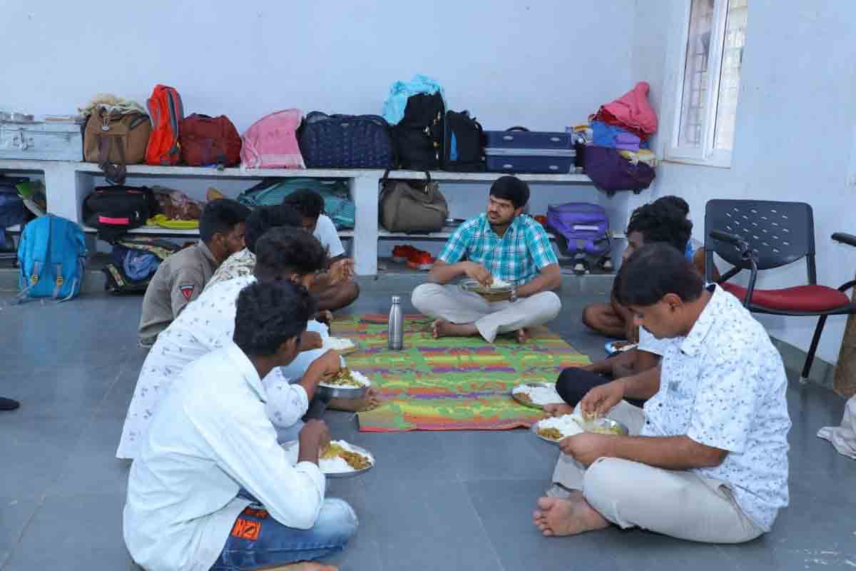 వసతిగృహాల్లో మెనూ పాటించాలి