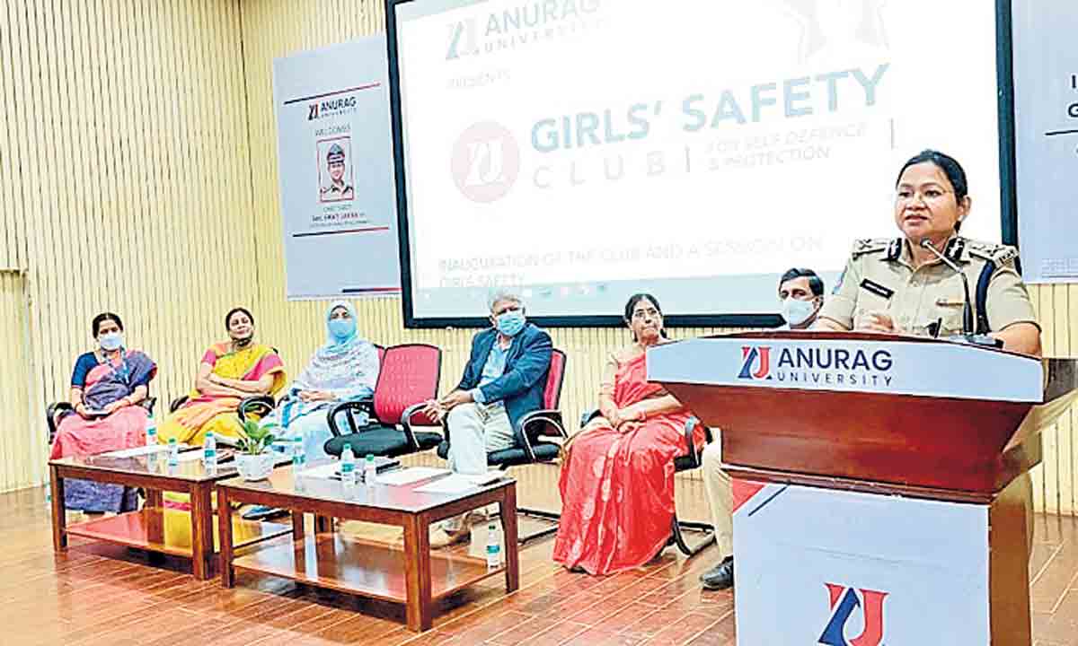 స్వీయ రక్షణపై మహిళలకు అవగాహన అవసరం