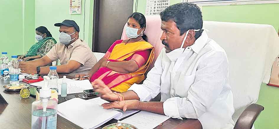 కలెక్టరేట్‌ పనులు మార్చిలోగా పూర్తి చేయాలి