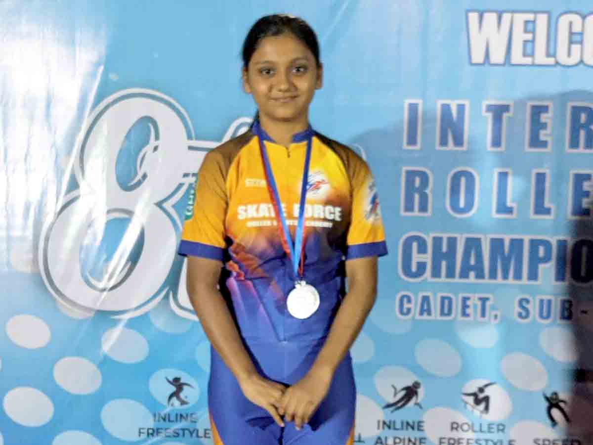 Rangareddy : జాతీయస్థాయి రోలర్‌ స్కేటింగ్‌ పోటీలకు రుతిజ ఎంపిక