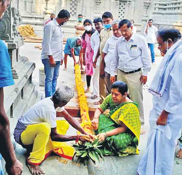 వైభవంగా దారు పూజ